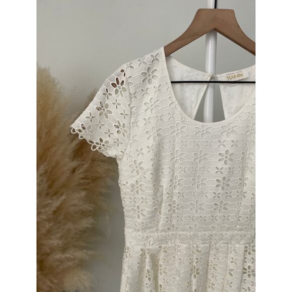 Yumi Kim White Eyelet Romper Medium Jumpsuit - Picture 4 of 8